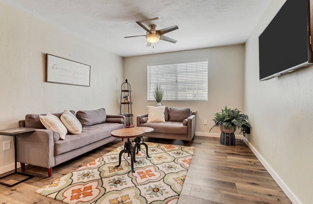 Downtown Orem Condo/30 Minutes to Sundance Resort/5 Minutes to UVU