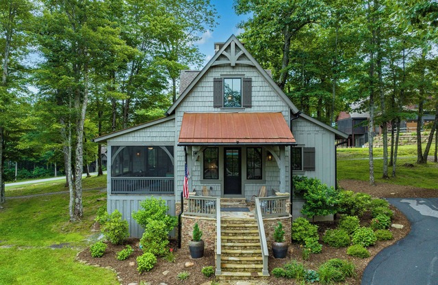 Dragonfly Cottage: Dog Friendly, Enclosed Yard Area, Community Perks