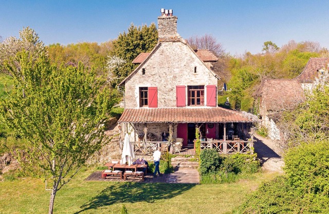 Dreamy Holiday Home in Clermont d' Excideuil with Fireplace