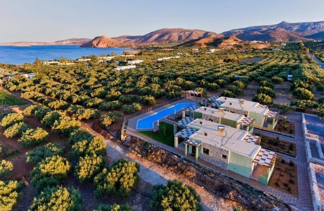 Dream accommodation with pool near the beach