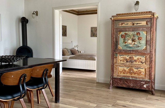 Dream apartment in a dream location - living in a villa on the castle hill in Loschwitz