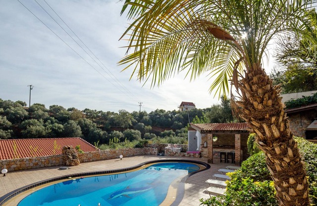Dream Lux Flat with great Outdoors, Pool & Parking