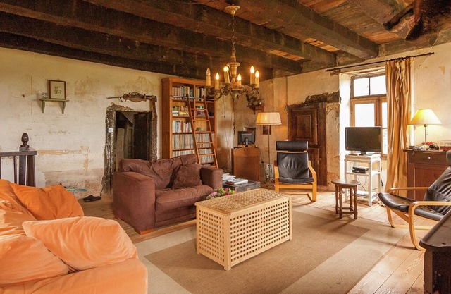 Dreamy Holiday Home in Clermont d' Excideuil with Fireplace