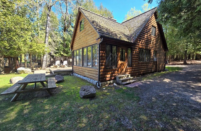 Drummond Island Hotel & Vacation Homes - Camp McGinnis