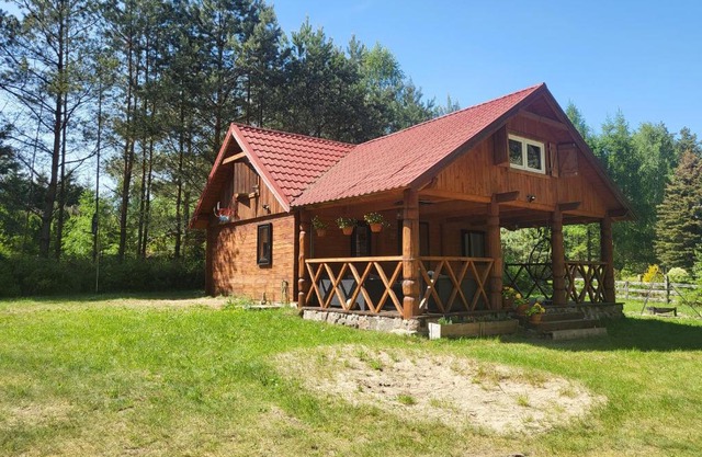 Duży domek przy lesie