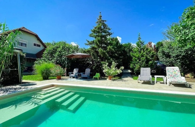 Duplex Family-Sized Apartment With Lake View, Pool & Dining Terrace