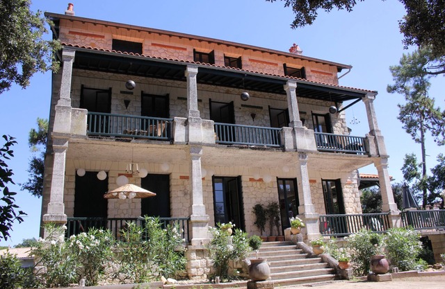 Duplex with garden, 8 sleeping, Villa 1928, 5mn walk from beach Pontaillac Royan