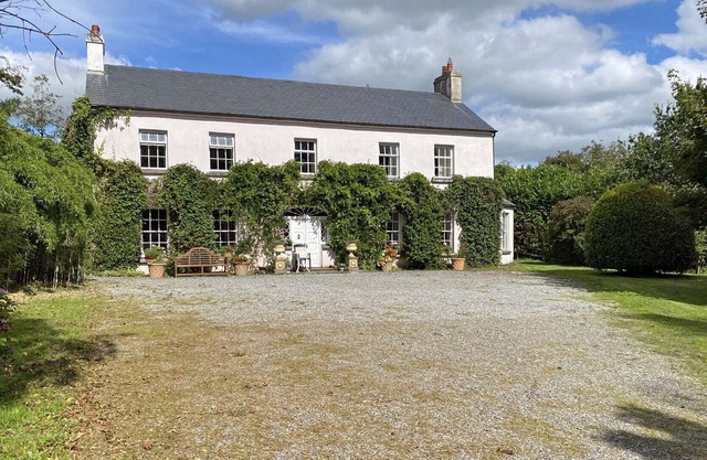 Durrow House - Three Bedroom House, Sleeps 5