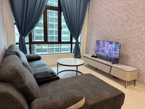 E LIFE D Summit Residences 1315 Wifi Netflix