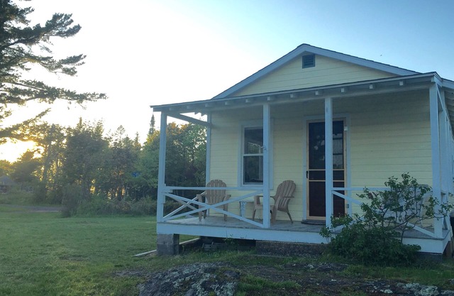 Eagle Harbor's Hilltop Cottage
