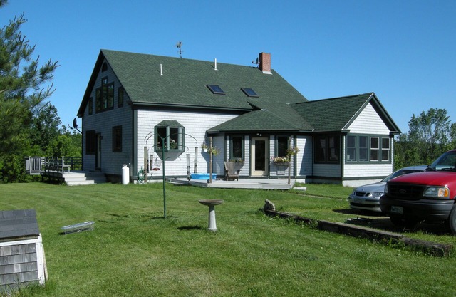 "Eagles Nest" Charming Post & Beam House near Eastern River, Beautiful fields,