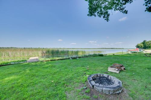 East Tawas Lakefront Getaway with Kayaks and Deck