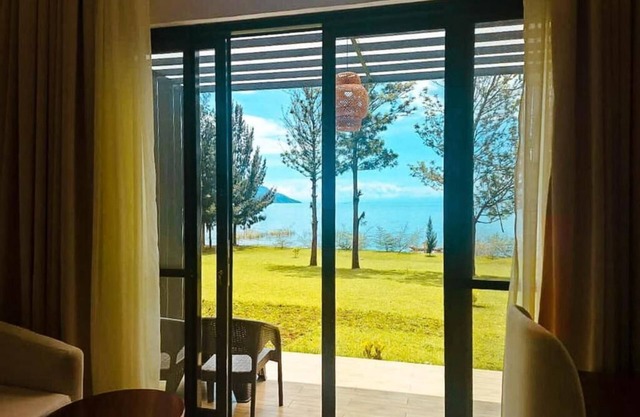 Eben Lake Kivu Cottages and Villas