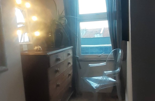 Eclectic and Grand 3BD Flat in Bedminster, Bristol