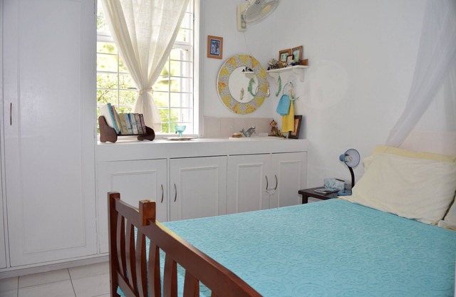 Eco-friendly room in the Hummingbird apartment