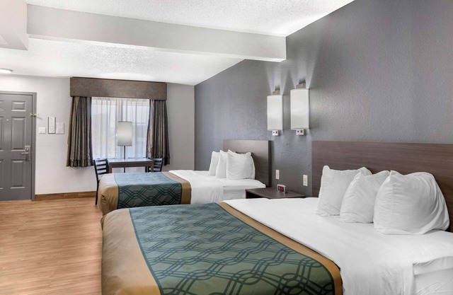 Econo Lodge Inn & Suites Socorro