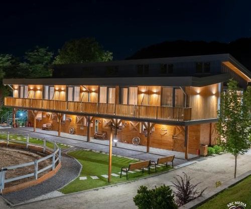 Ecvestria Chalet
