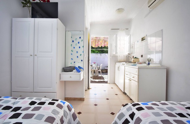 Edelweiss studio 100m from the beach