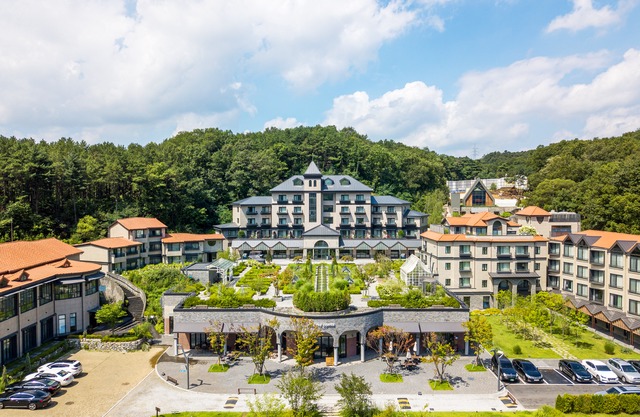 Eden Paradise