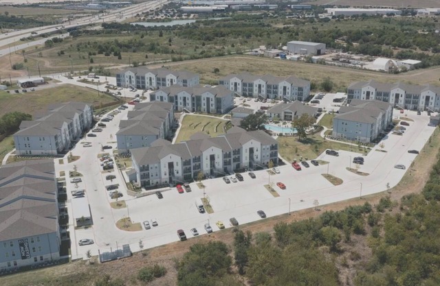 EightyOne10 2BD 3 - Two Bedroom Apartment, Sleeps 4
