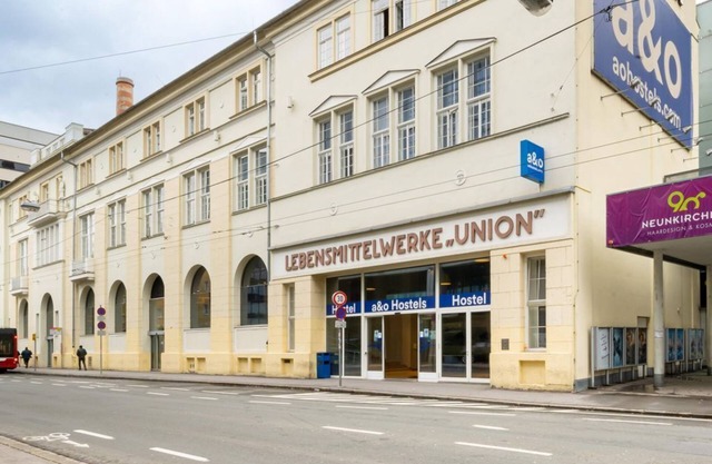 Einzelzimmer, Dusche, WC - a&o Salzburg Hauptbahnhof