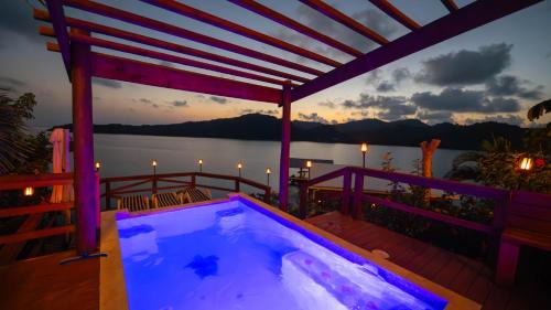 El Palacio Rosa on Blue Lagoon 2BR Beachfront Suite on pristine & quiet bay w incredible views