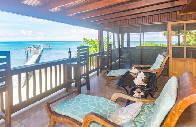El Presidio, Beachfront Villa Sandy Bay