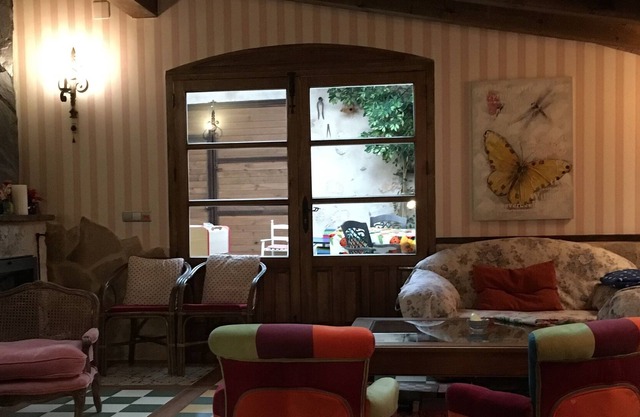 El Salidero Rural Cottage (2 -18 Spaces) FUENTIDUEÑA