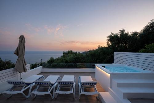 Elaia's Villas Hot Tub & Seaview