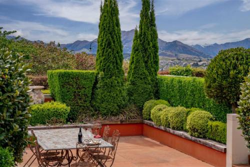 Elderberry Wine - Wanaka Holiday Home