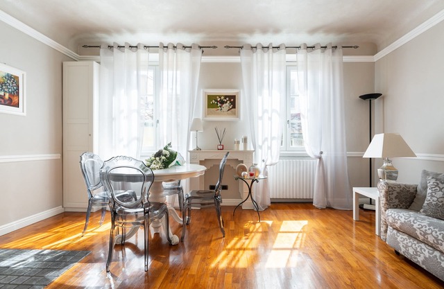 Elegant and Central Apartment of the Uffizi Signoria
