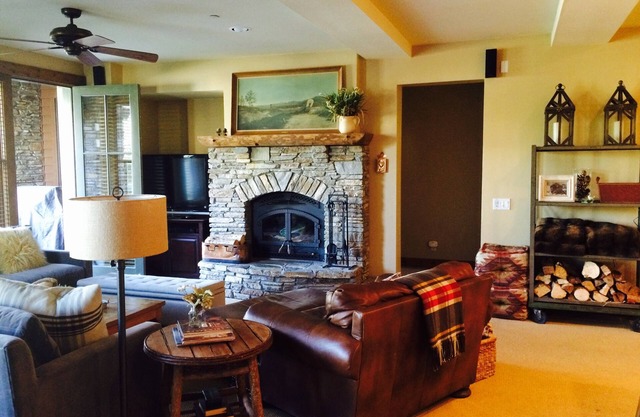 Elegant and Luxurious Open Plan Living at The Lodges in Snowcreek