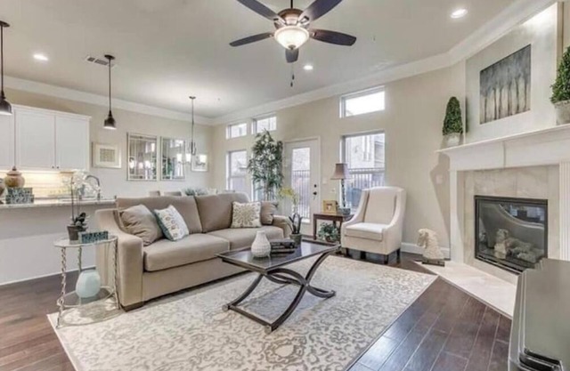 Elegant and modern furnished house! Ready to go.