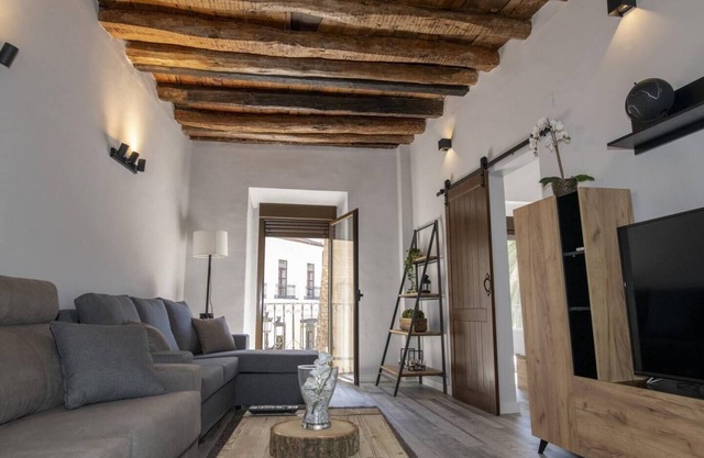 Elegant Apt. p/5 in the center of Cáceres w/wifi