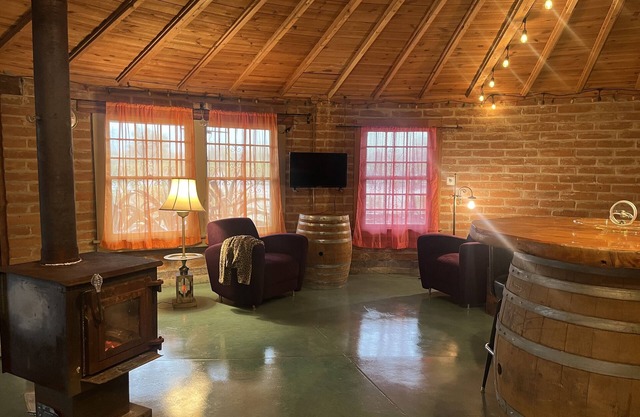 Elegant magical rustic round house by Saguaro National Park