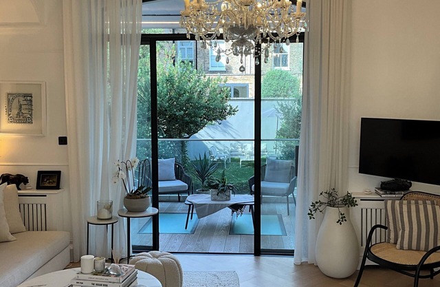 Elegant Parsons Green Townhouse