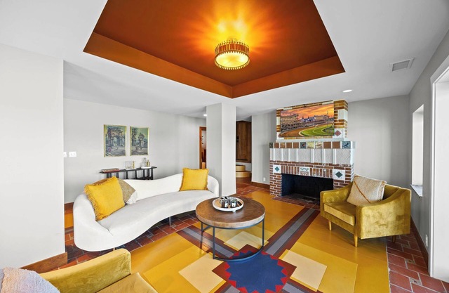 Elegant Riverside Escape | Bottom-Floor Haven