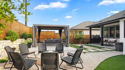 Elegant, Spacious Retreat Perfect For Families home