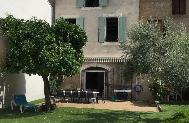 Elegant Vigneron on the Canal du Midi with private pool