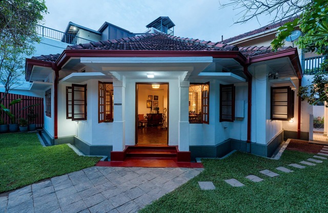 Elegant Villa with Private Garden | Sleeps 12.