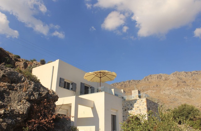Elia Petra - Beautiful 4 bed Villa amongst its own Olive Grove with Hot Tub