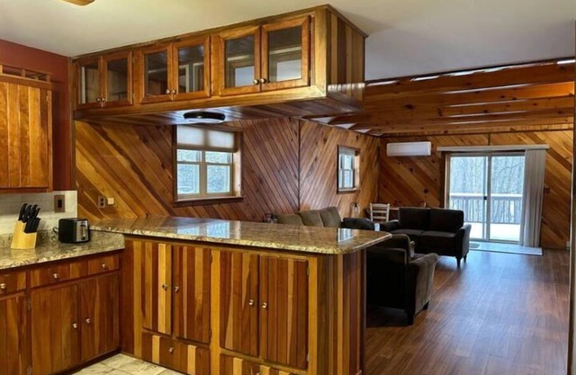 Elk Mountain Chalet - Private retreat on 12 acres with a pond and stream