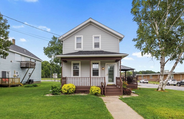 Elkhart Lake, WI home close to lake, downtown, and Road America racetrack