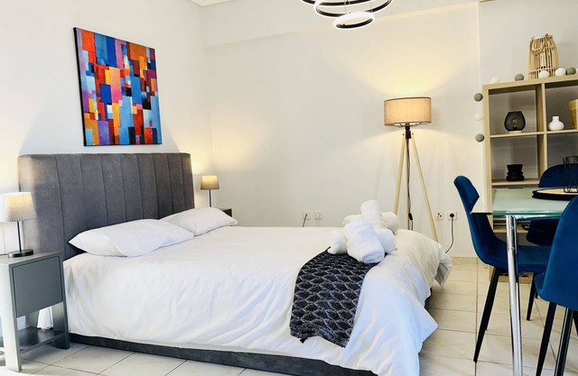 Ella Suite Piraeus Stylish St, Balcony & Sea View