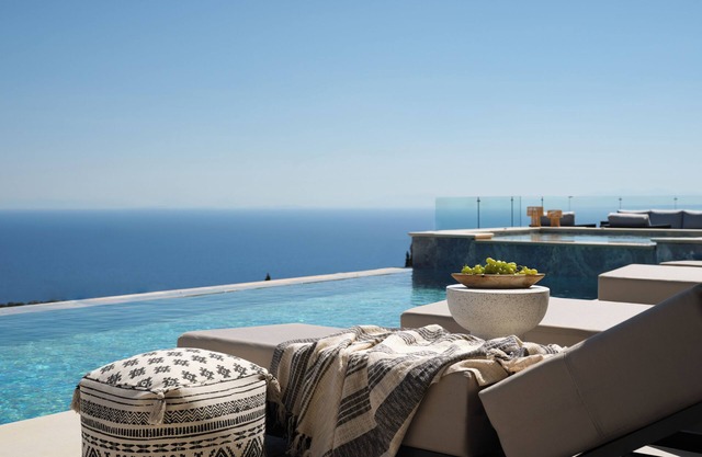 Elpida Luxury Villa, with Infinity Pool & Jacuzzi