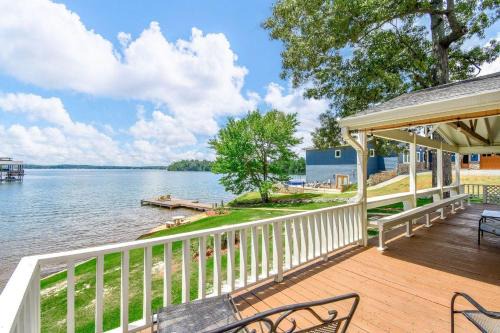 Elsie Jo's on Lake Martin