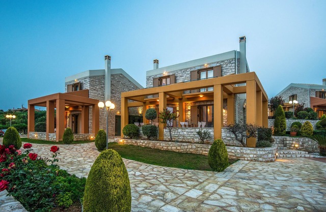Enastron Villas