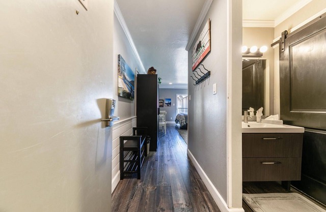 Enchanting Deluxe Studio #216 at Donner Lake Village
