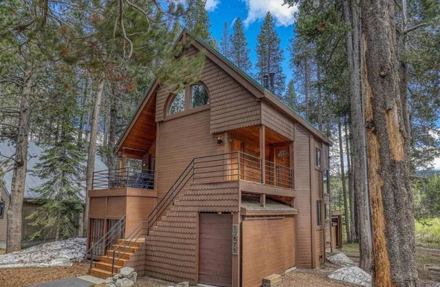 Enchanting River Cabin