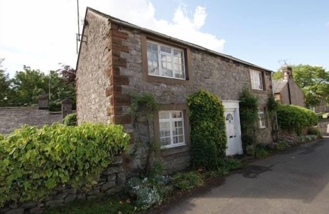 Endearing 17th Century detached cottage. Near Ullswater, Pooley Bridge, Lowther, Penrith Wifi